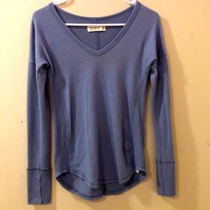 Abercrombie and Fitch long sleeve V neck blue T
